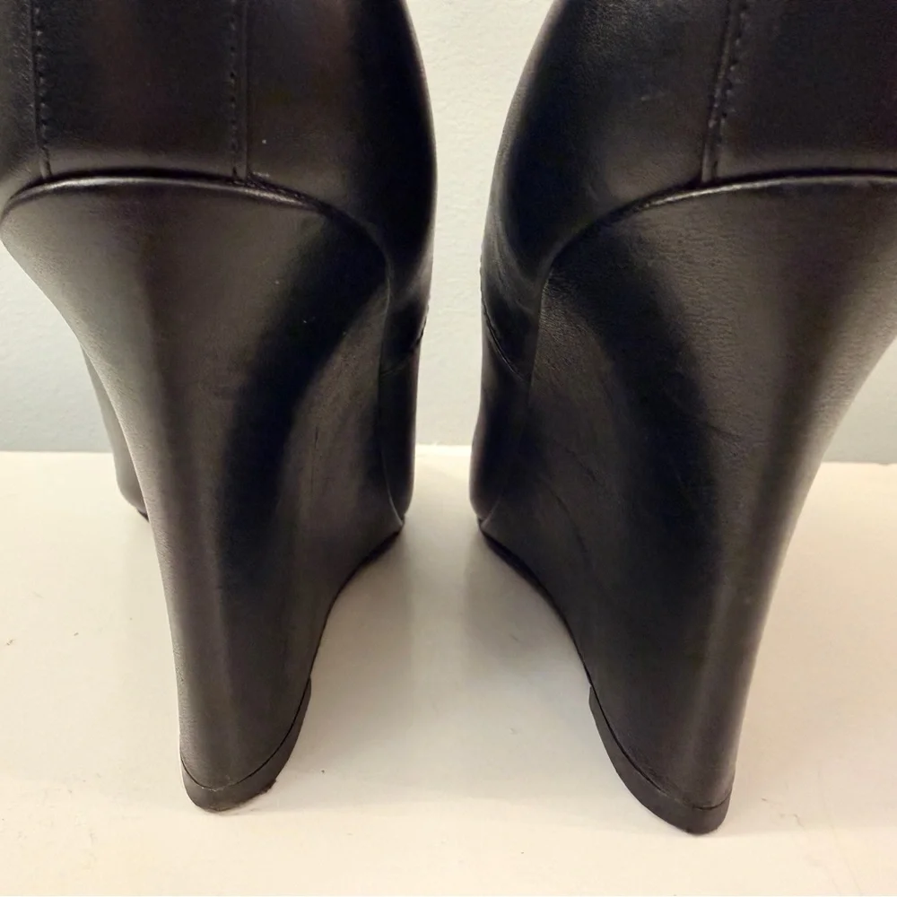 Veronica Beard Black Leather Wedge Ankle Booties 8.5